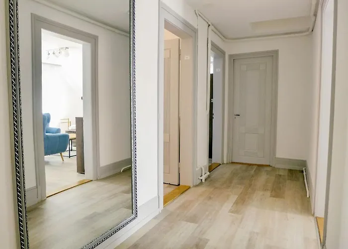 Henry's 300 By Interhome