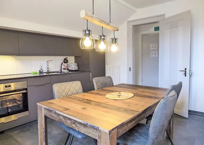 Henry's 300 By Interhome